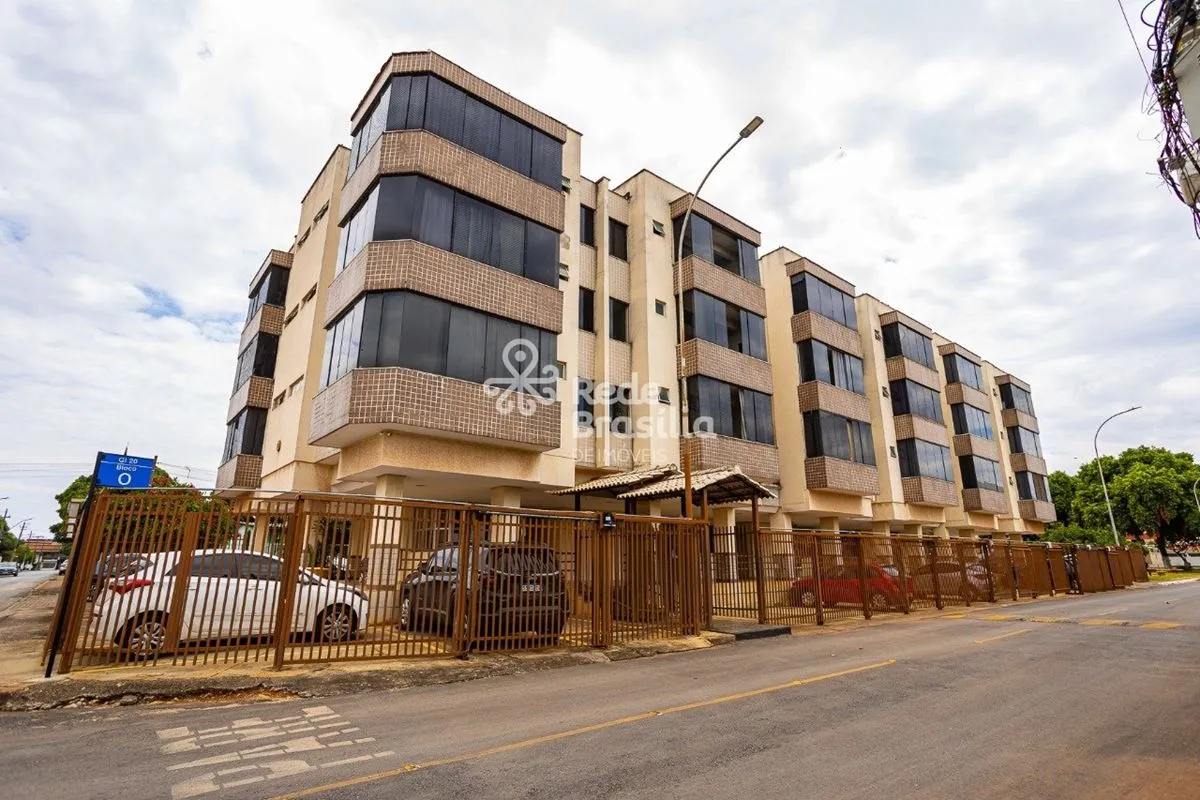 Apartamento à venda na QI 20, Guará I | Canto, nascente e 1º andarSe você procur...