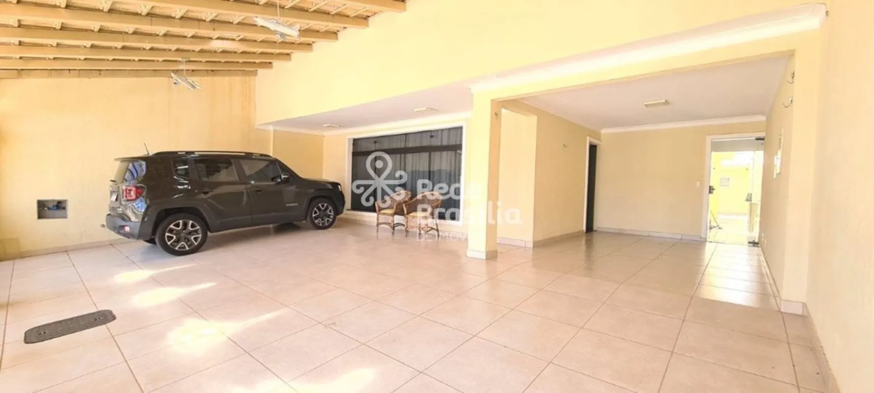 QSA 15 Casa a venda com 4 quartos sendo 2 suítes Reformada próxima ao Taguatinga...