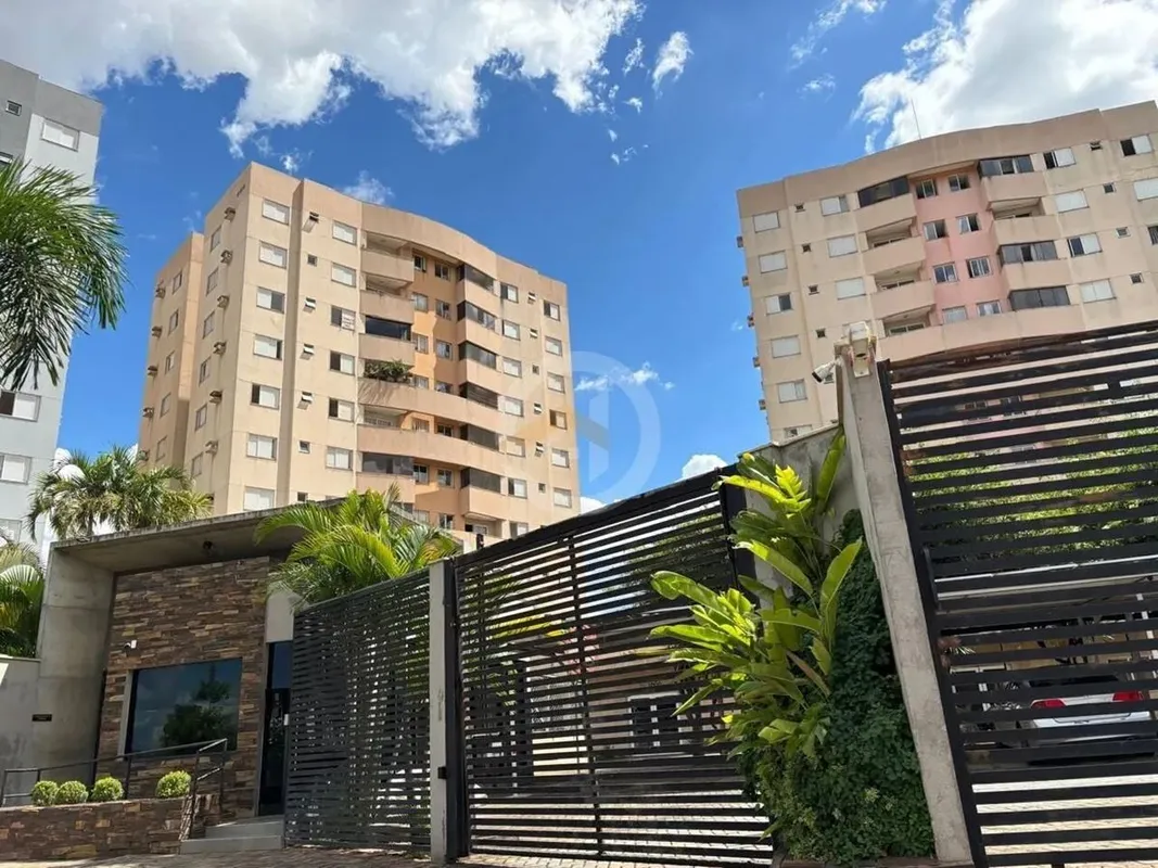 O apartamento fica no Condomínio Eldorado Buritis, sendo três quartos, uma suíte...
