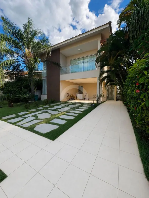 Casa térrea em condomínio ou apartamento de menor valor a ser analisado.Descriçã...