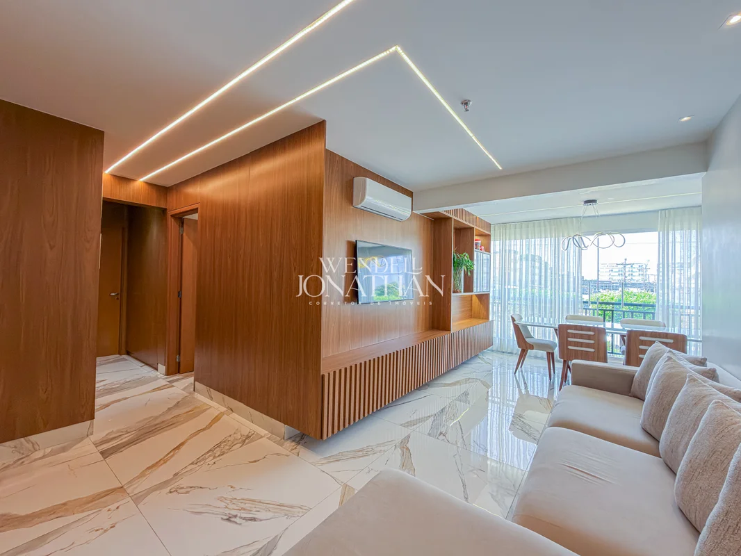 APARTAMENTO DE 03 QUARTOS NO TAGUA LIFE – TAGUATINGA* Sala ampla com painel de T...