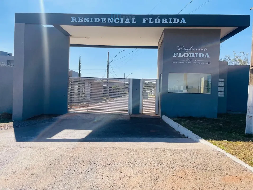 Vendo Casa com 2 Quartos no Condomínio Florida!Condomínio dentro do PDOT!Condomí...
