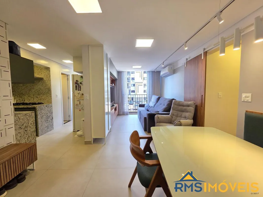 Se você procura um apartamento espaçoso, totalmente reformado e em uma região tr...