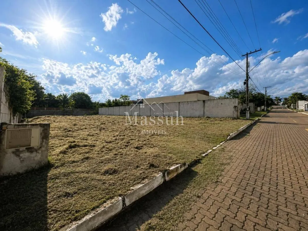 MASSUH IMÓVEIS VENDE: Excelente terreno plano situado no prestigiado Condomínio ...