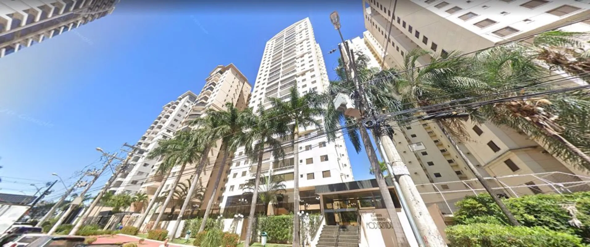 Este apartamento no Condomínio Modernidad combina uma excelente localização com ...
