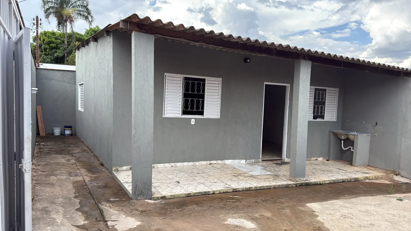 CASA À VENDA NA QUADRA 60E – SETOR DE MANSÕES?Excelente oportunidade para morar ...
