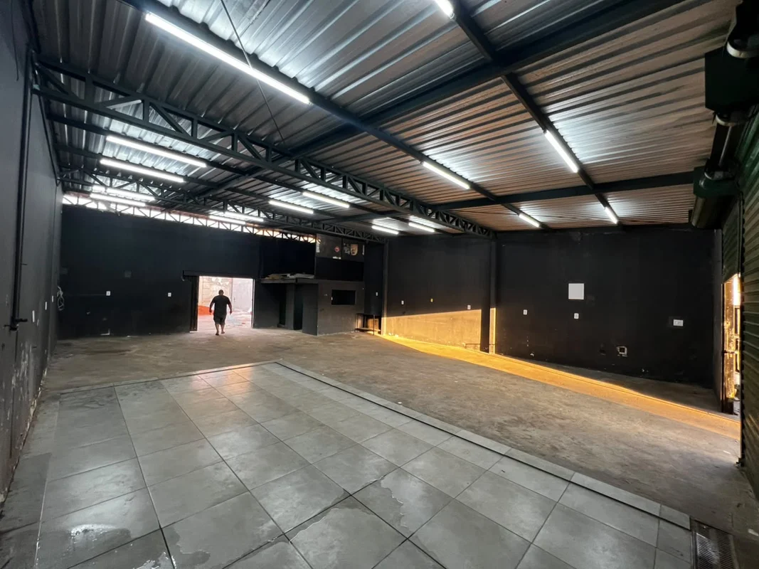 Galpão Comercial para Locação Localizado na QNN 21 Avenida ComercialExcelente ga...