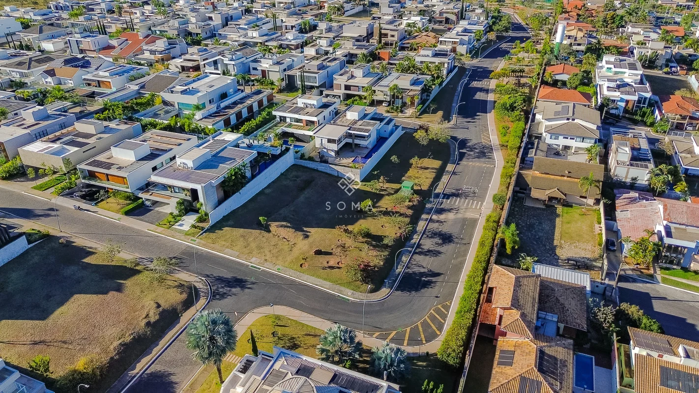 LOTE EXCLUSIVO NO CONDOMÍNIO JARDINS DO LAGO - QUADRA 01ÚLTIMO LOTE DE ESQUINA D...