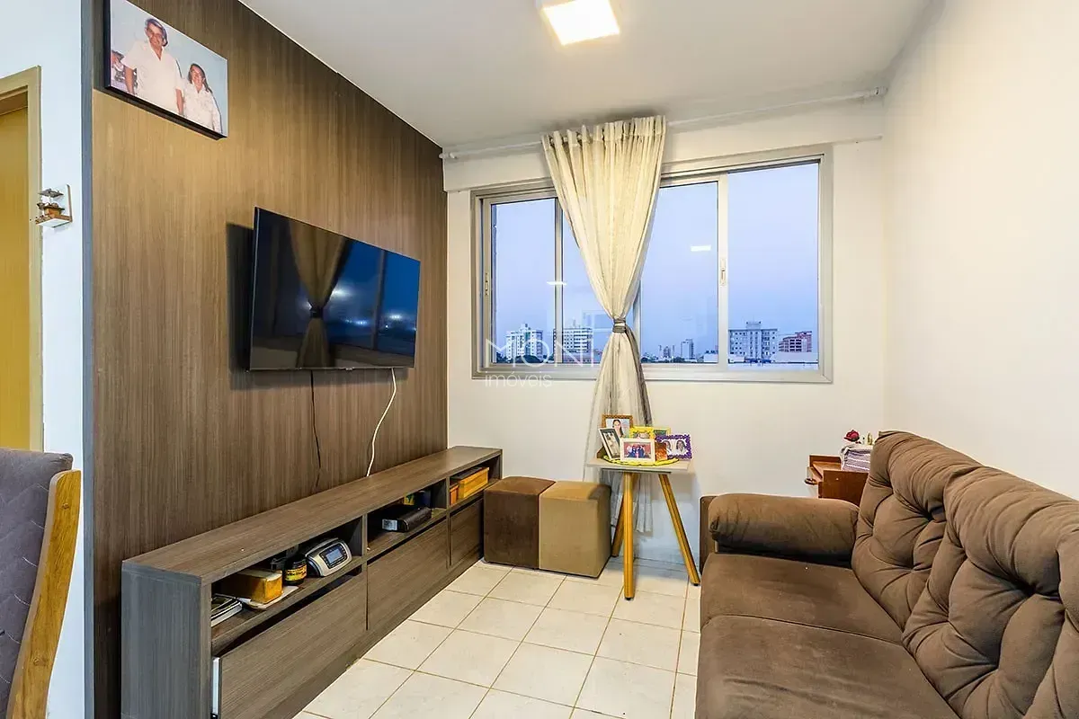 Localização: QR 110 Conjunto Conjunto 2Região com fácil acesso às principais via...