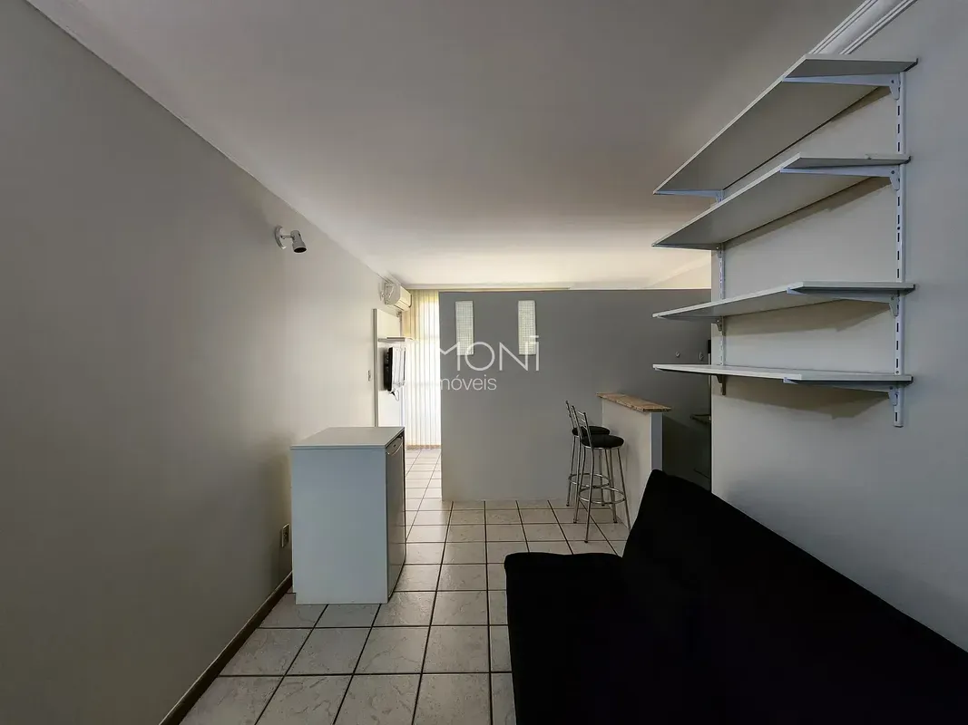 Kitchenette com varanda, vista livre e semi mobiliado - Monte Carlo Asa NorteLoc...