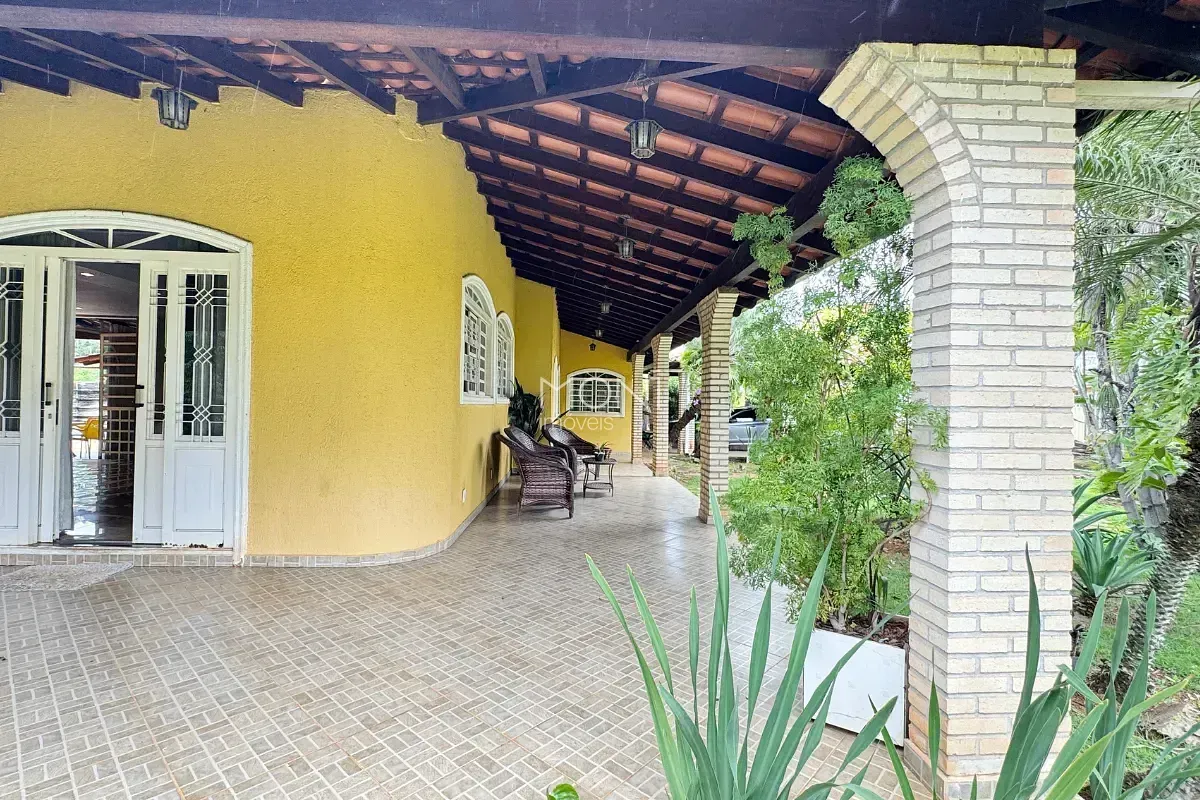 Casa Ampla TÉRREA em Terreno de 2.500m² Ideal para Investimento e ou Reforma c R...