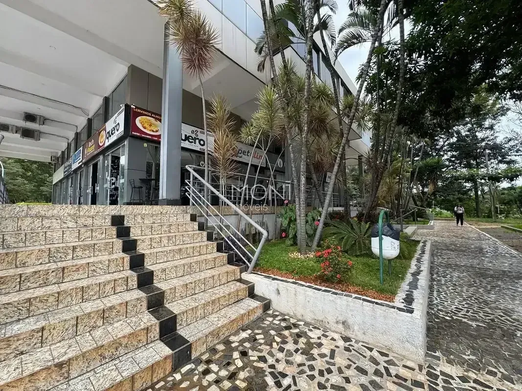SALA COMERCIAL - SCLN QUADRA 208 - ASA NORTELocalizada em uma região estratégica...