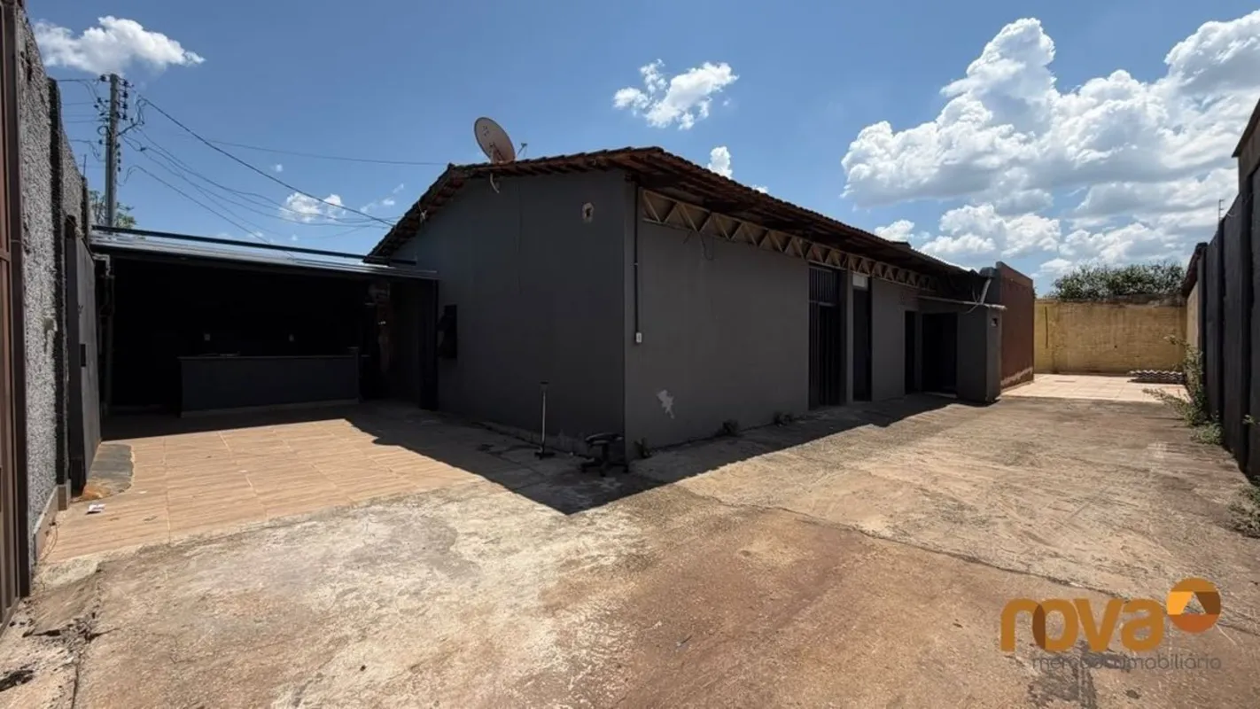 Casa comercial ou residencial A VENDA, no setor São Francisco, próximo da Av. Re...