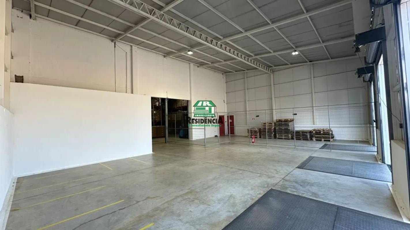 Aqui está uma versão do anúncio do Galpão / Área Industrial no DAIA enriquecida ...