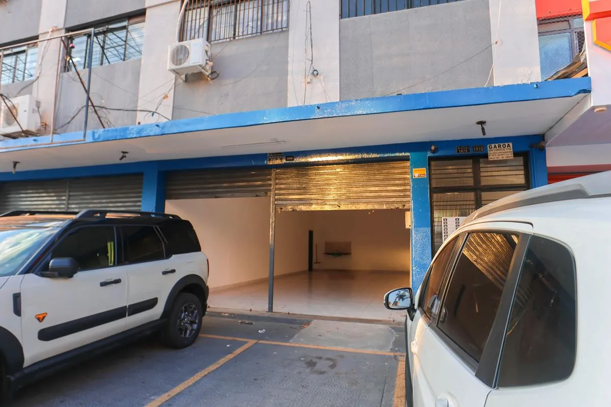 Excelente oportunidade de locaÃ§Ã£o em ponto comercial estratÃ©gico na Av. Assis...
