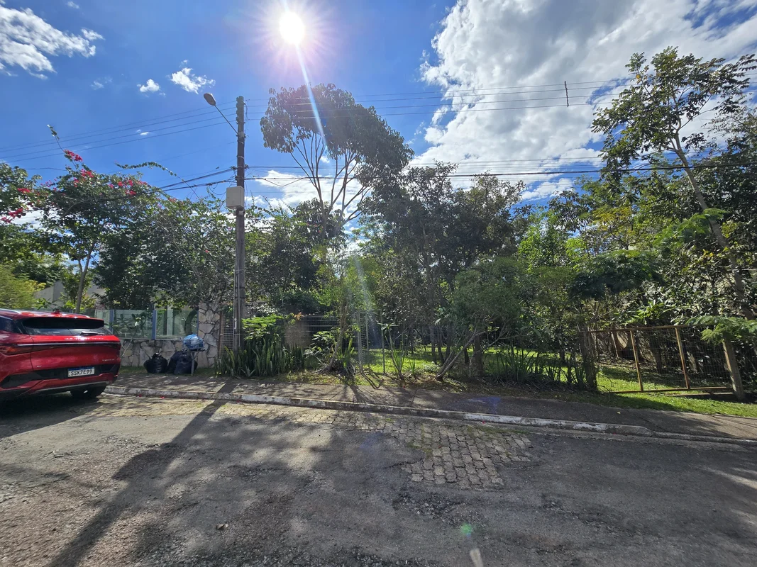 EXCELENTE LOTE PLANO E REGULARIZADO NO BELVEDERE GREEN (Pode FINANCIAR) tem inte...