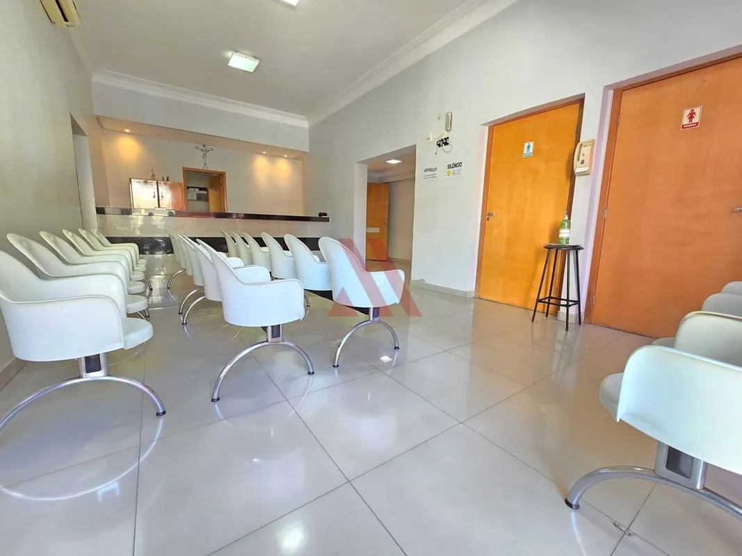 IMÓVEL COMERCIAL  - SETOR CENTRAL- 310m² área construída - 450m² área total- Pis...
