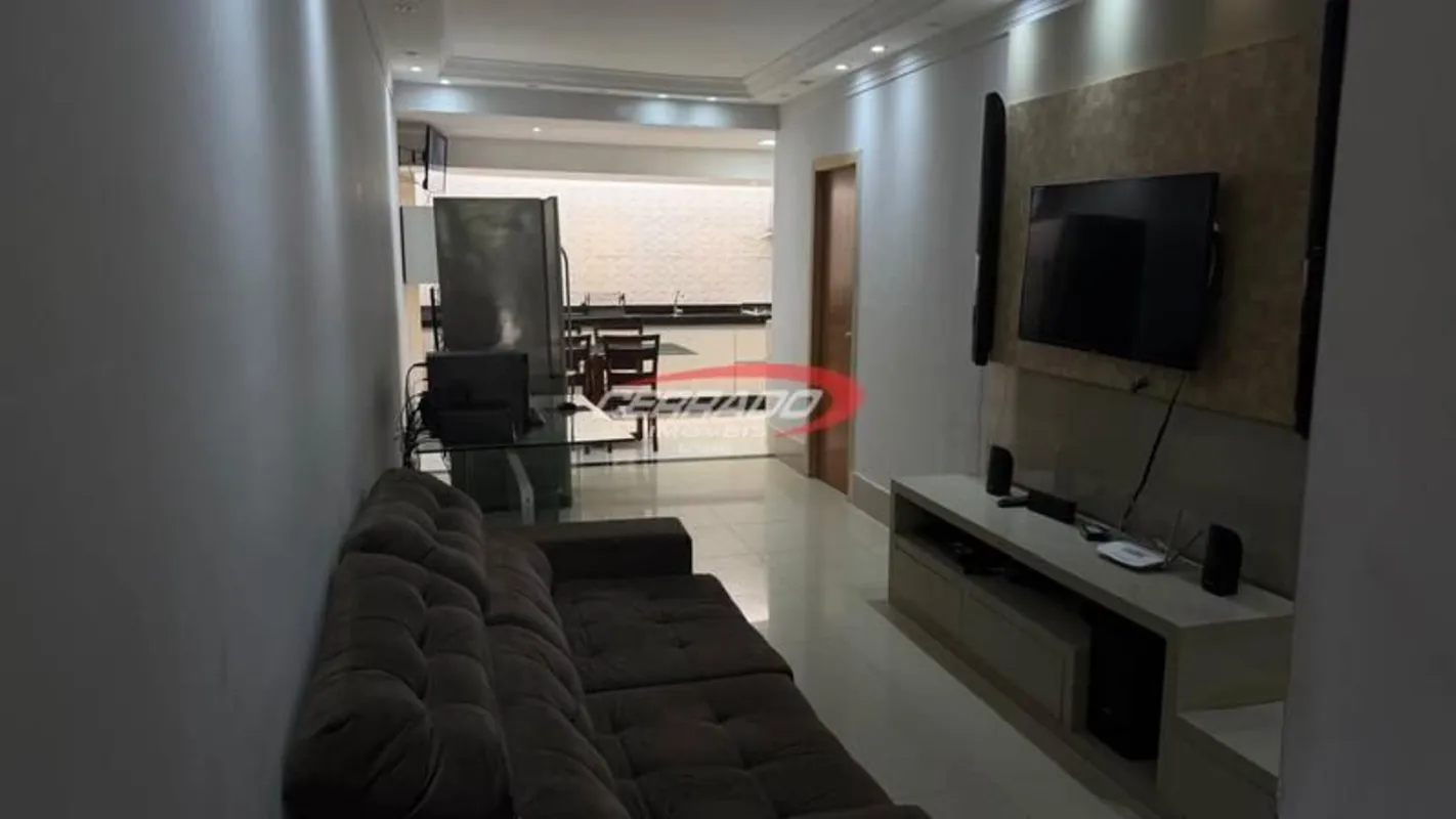 Casa 3/4 quartos, sendo 1 suíte;2 banheiros; 2 vagas de garagem;90 m2 de área co...