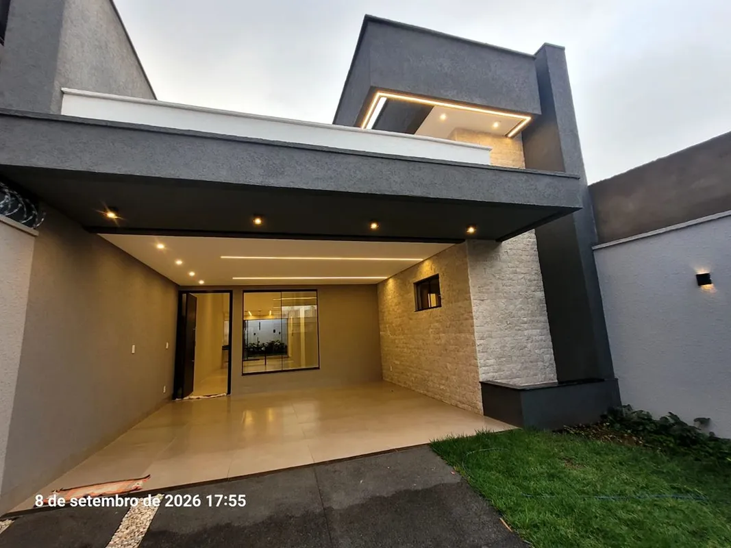 Casa pronta no Jardim Atlântico, em Goiânia, localizada na Rua do Xaréu. Com val...