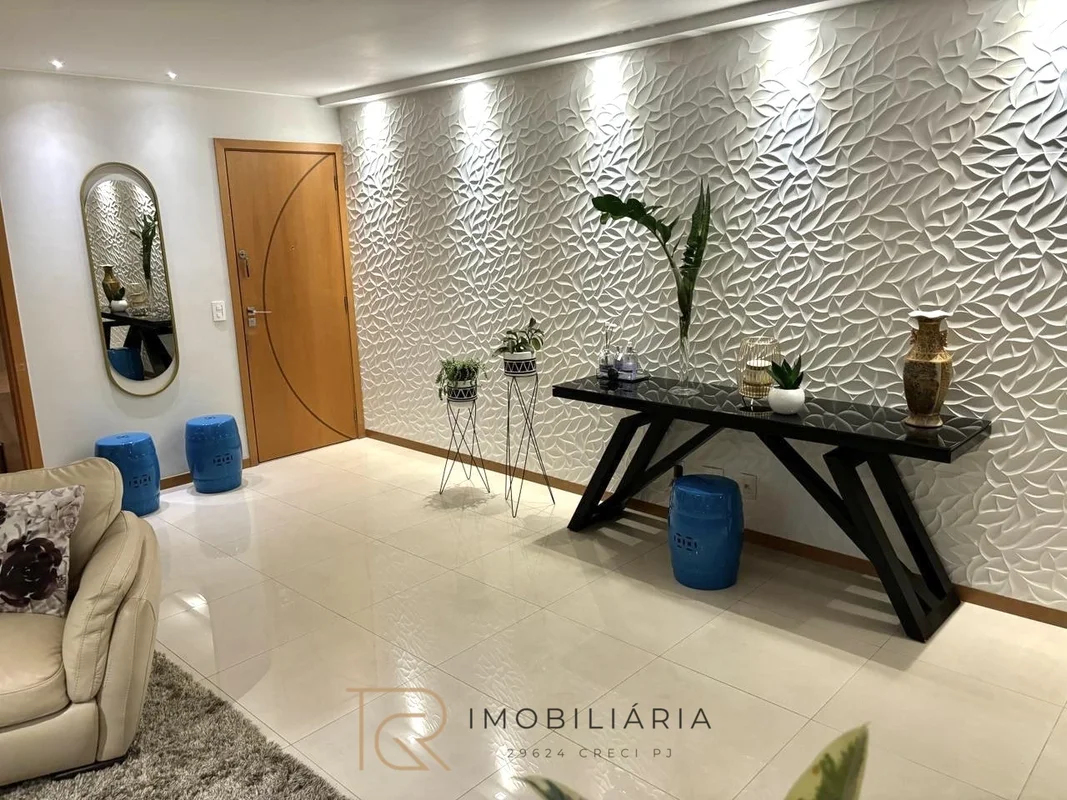 TRG imobiliária VENDE !apartamento de alto padrão, reformado na Quadra 206 , Ed....