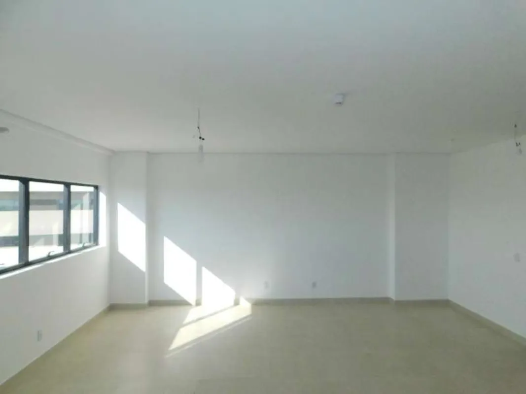 SALA COMERCIAL PARA LOCAÇÃO Sala comercial com 45,57 m², acabamento pronto, 01 b...