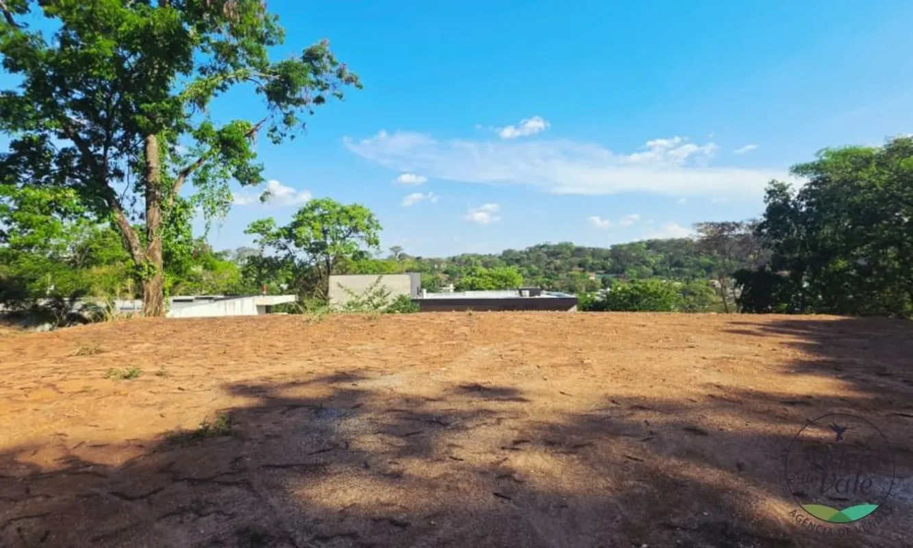 Belo terreno no Aldeia do Vale. Terreno em aclive com linda vistapara o centro d...