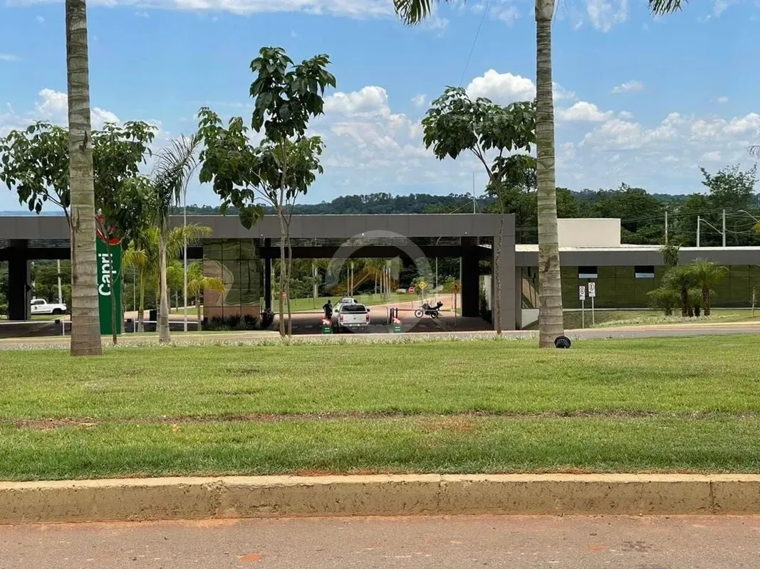 Excelente oportunidade de venda de terreno em condomínio no bairro Jardins Capri...