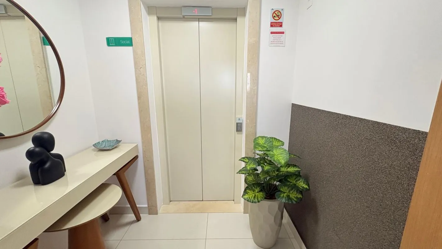 Apartamento 03 suítes, alto padrão, montado em armários, sala ampla conjugada co...