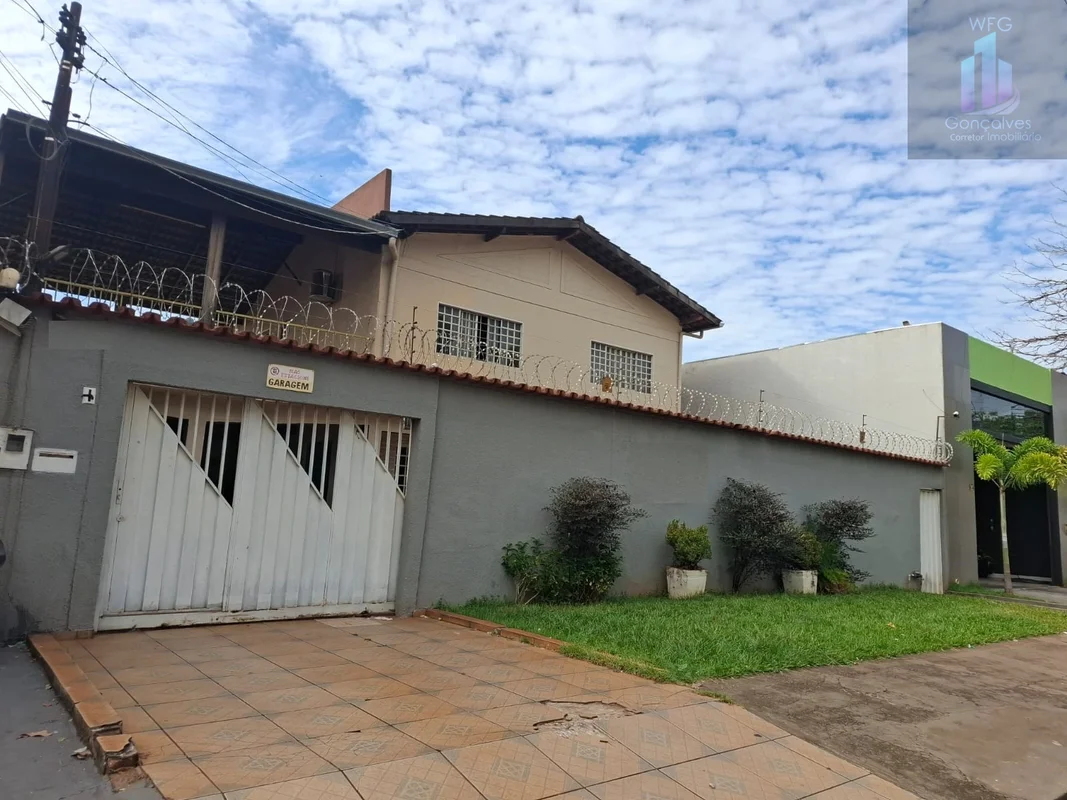 Sobrado no São Francisco | 444 m² de Lote | 280 m² Construídos | 5 Vagas | Resid...
