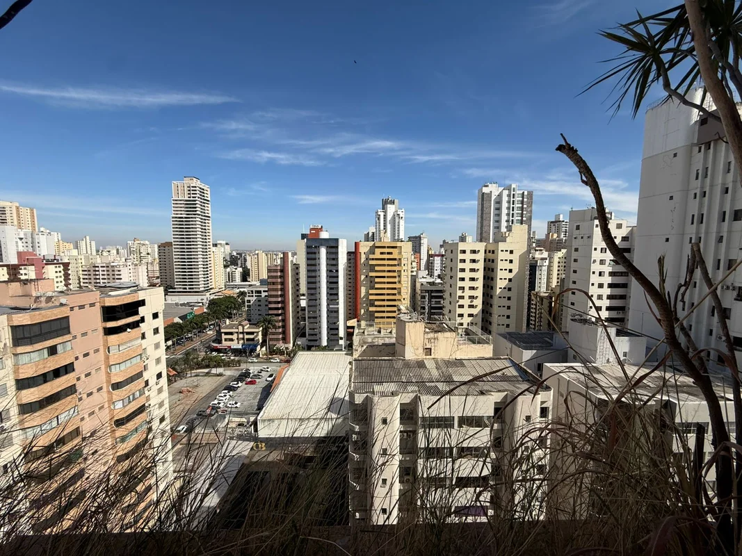 Descubra uma cobertura única no Setor Bueno, em Goiânia, localizada na Rua T 38 ...