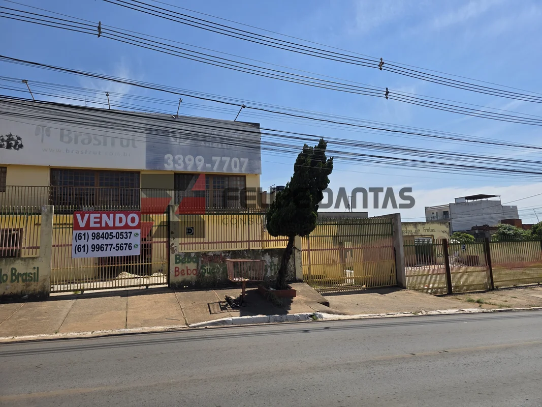 PRÉDIO COMERCIAL / GALPÃO – ADE ÁGUAS CLARAS – FRENTE À BR-060Excelente imóvel c...