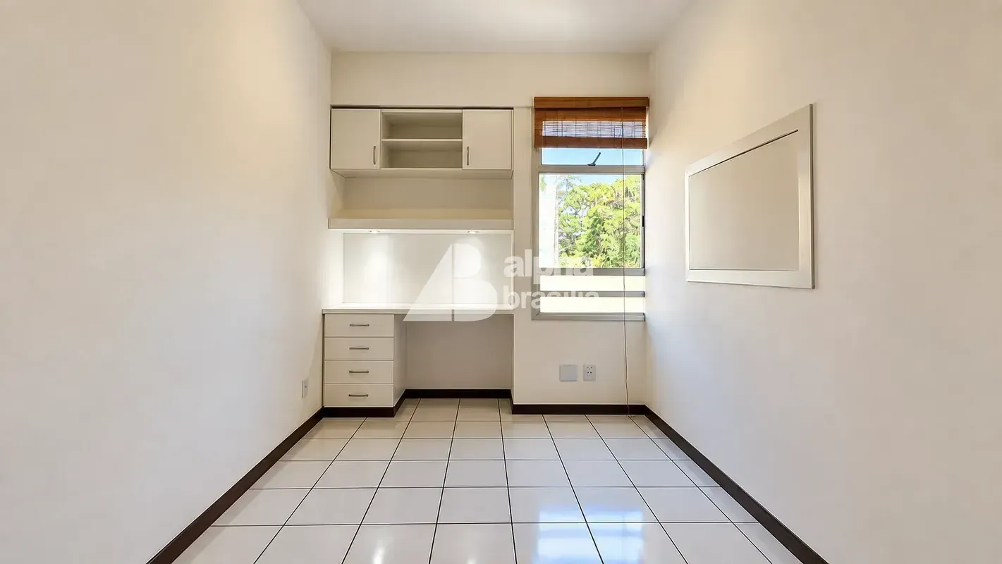Pronta para Morar! Kitnet com armários Quarto com cama box (base) Copa com armár...