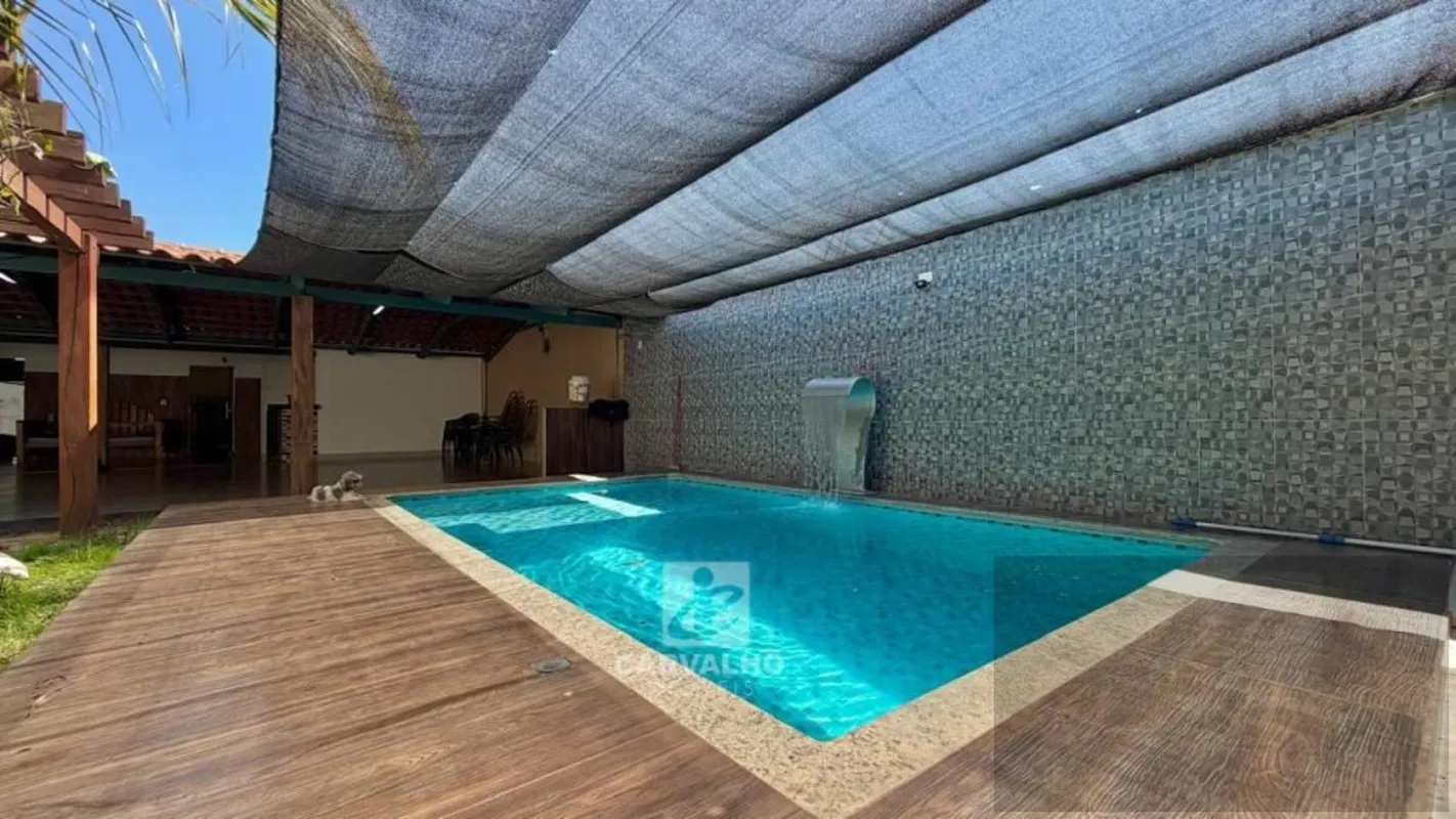 Casa com piscina em Aruanã-GOCód. 1008Lote 600 m2Construção 286 m2Piscina com ca...