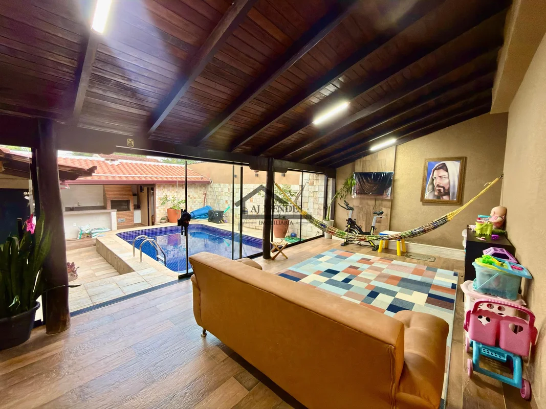 AJ MENDES IMOBILIÁRIA VENDE EXCELENTE CASA EM SOBRADINHO - DFLinda casa moderna,...