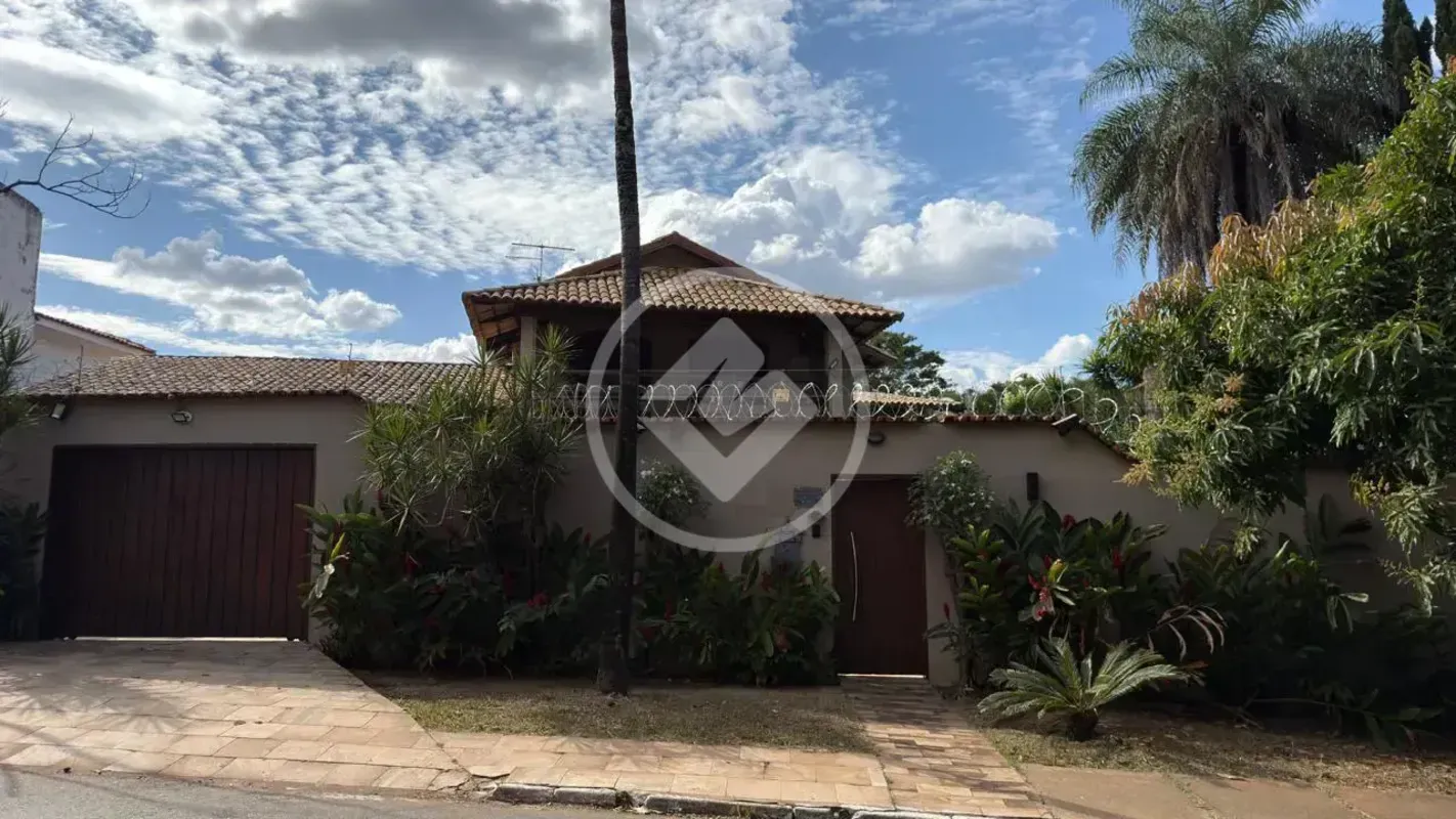 Casa Ã  venda em GoiÃ¢nia, no Setor JaÃ³. Com 538 mÂ², 6 quartos (3 suÃ­tes) e 7...
