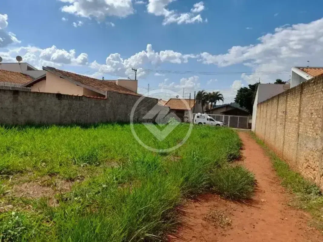 Terreno amplo de 456m2, localizado na parte mais alta e tranquila do Setor FaiÃ§...