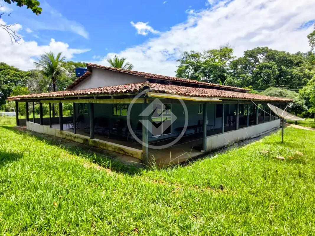 ChÃ¡cara Ã  venda na cidade de GoiÃ¡s, na Zona Rural. Com 484.000 mÂ² (10 Alquei...