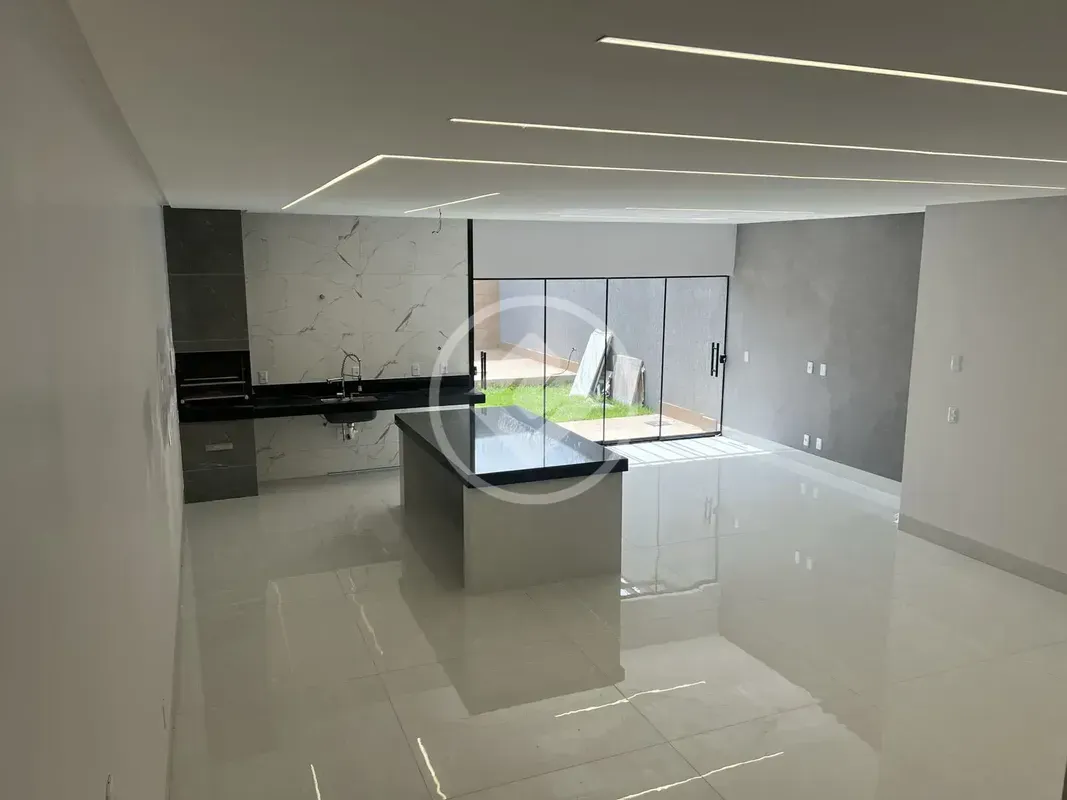 Sobrado a venda Jardim AtlÃ¢nticoTerreno de 210 m2 Ãrea construÃ­da de 205 m2SÃ...