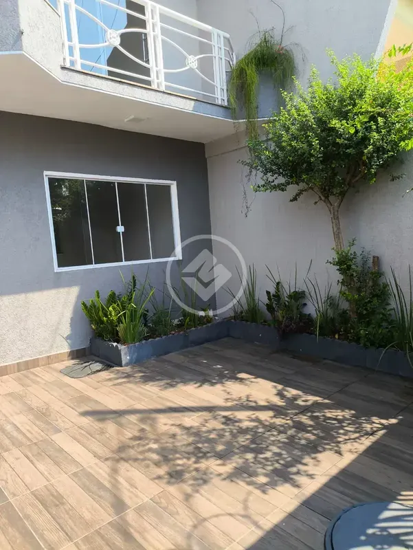 Vendo lindo sobrado no Jardim AtlÃ¢ntico GoiÃ¢nia GO Valor 990.000,00â?? 5 quart...