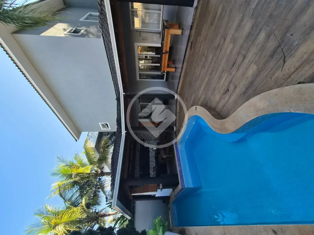 SOBRADO JARDINS MÔNACO ESQUINA4 suítesMaster com closet e hidromassagem Sala 03 ...