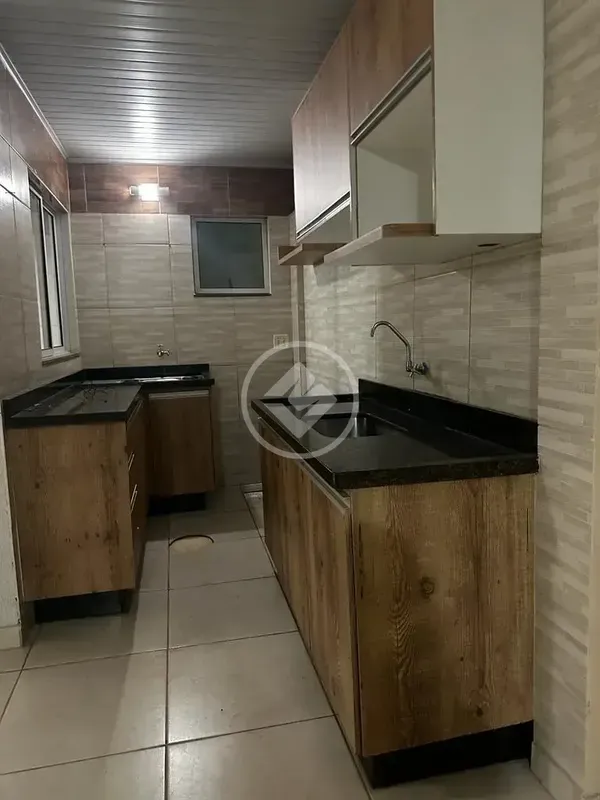 Excelente Casa com 2 Quartos Repleto em ArmÃ¡rios na Sala, Cozinha e Quartos. .....