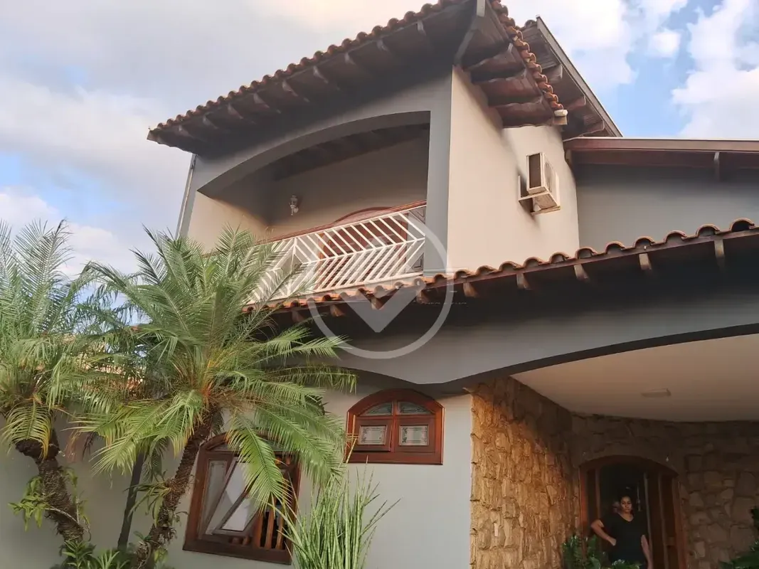 BelÃ­ssimo Sobrado Alto PadrÃ£o na Cidade de Araraquara SP03 Quartos03 SuÃ­tes04...