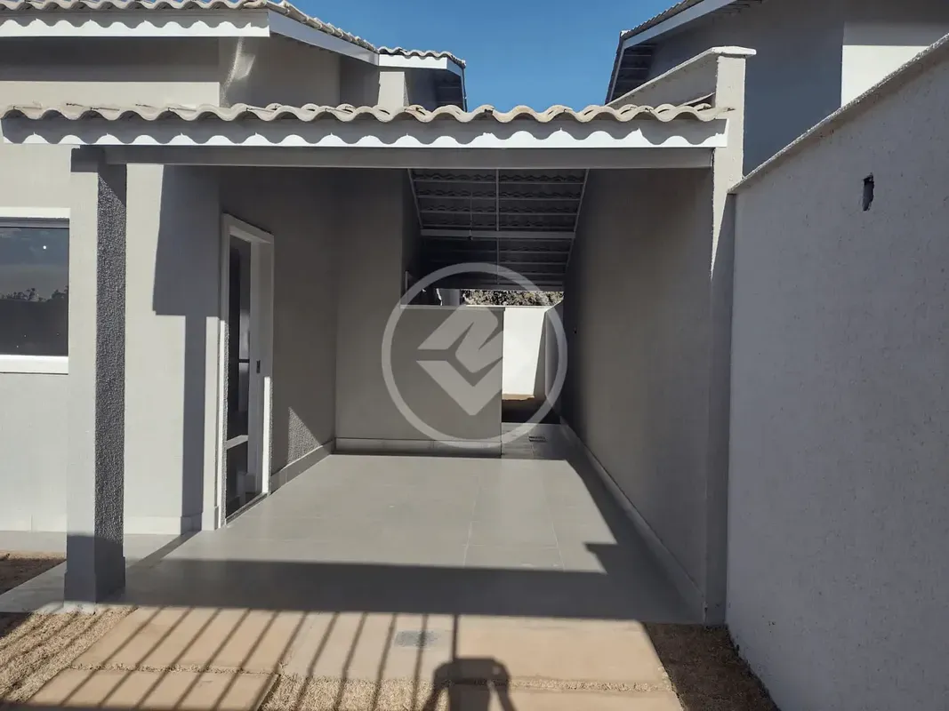 - CASA TÃ?RREA 2 QUARTOS EM CONDOMÃNIO FECHADO SENADOR CANEDO( ENTREGA EM DEZEM...