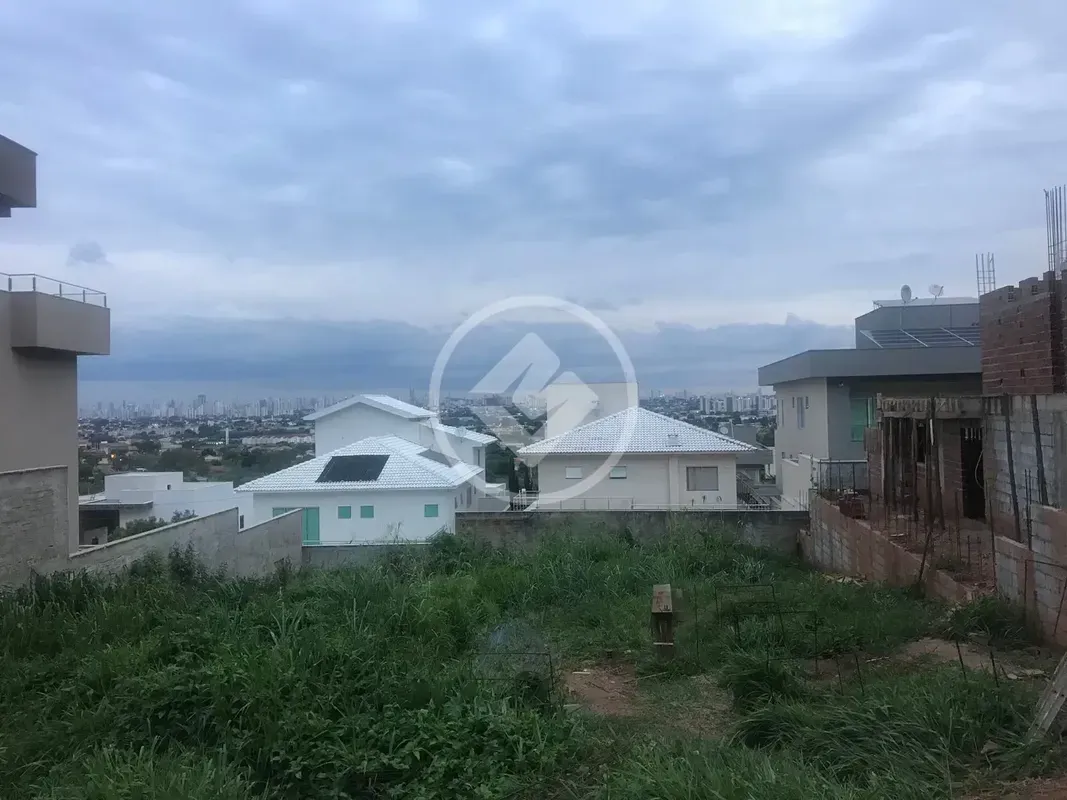 Lote Exclusivo de 586mÂ² no CondomÃ­nio Fechado Portal do Sol Mendanha â?? Oport...