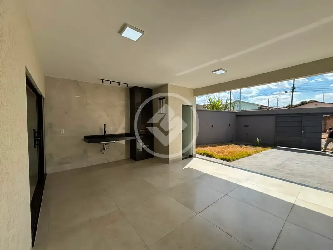 CASA 3 QTS / 3 SUITES NO SETOR GARAVELO PARK. Casa No Garavelo Park Ao lado do P...