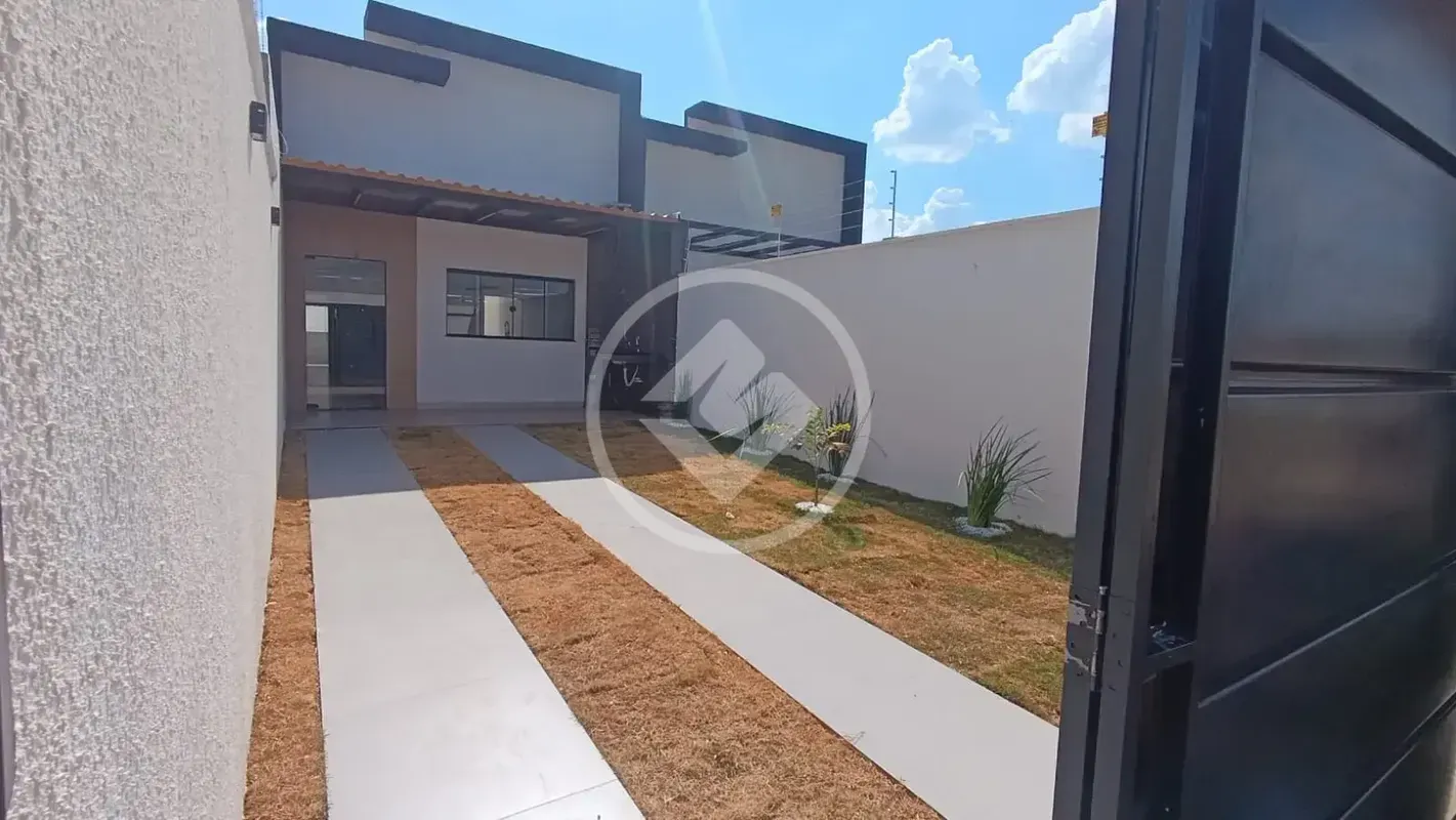 CASA DE 2 QUARTOS COM SUÃTE, COM PROJETO JÃ PARA 3 QUARTOSVAGA PARA 2 CARROS, ...