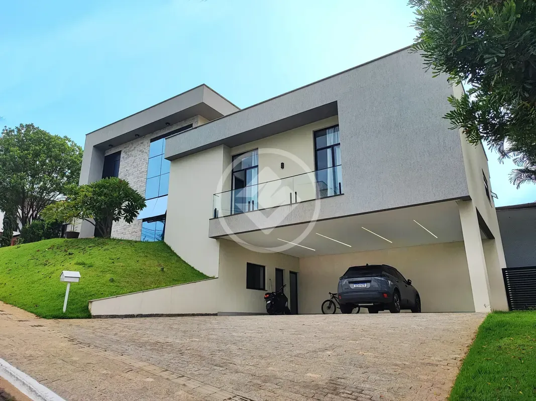 Arquitetura contemporÃ¢nea, espaÃ§o e exclusividade no CondomÃ­nio do LagoEsta r...