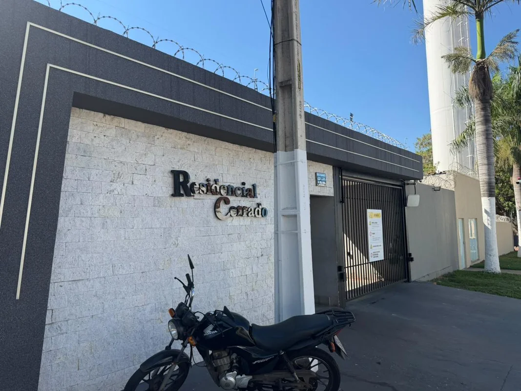 Descubra seu novo lar na Rua Nelson Jorge, formando o tranquilo bairro Jardim Be...