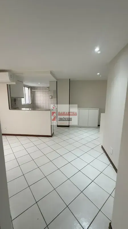 SHCGN 704 Bloco I Apto 211Ótimo apartamento de dois quartos, sala conjugada com ...
