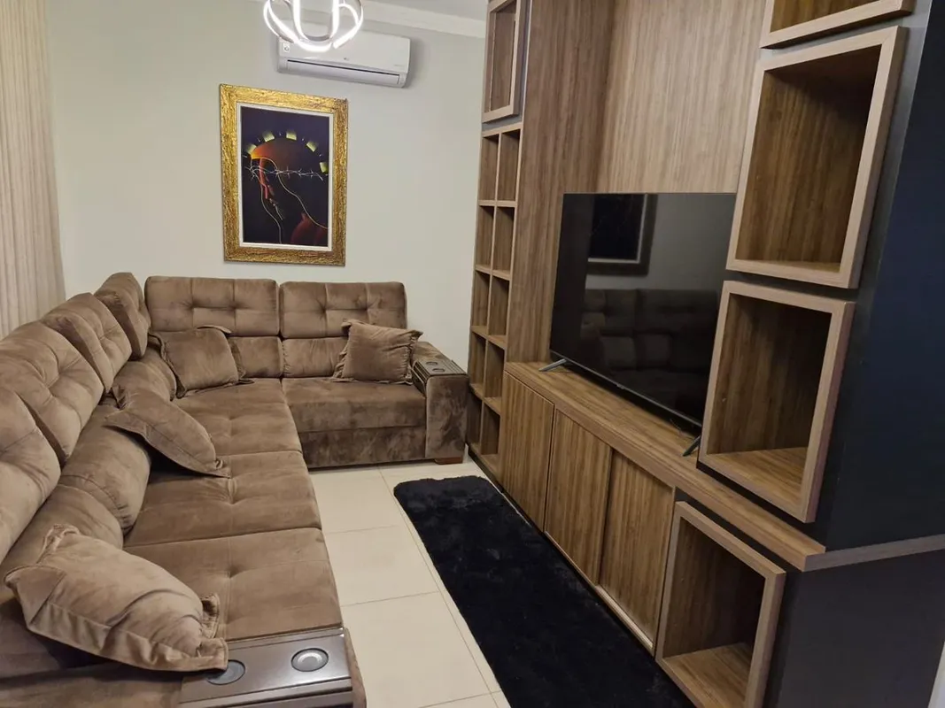 VENDO CASA – JARDIM PETRÓPOLIS R$ 900.000,00Excelente imóvel, todo no porcelanat...